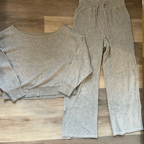 Joy Lab Velour Set - Picture 3 of 10